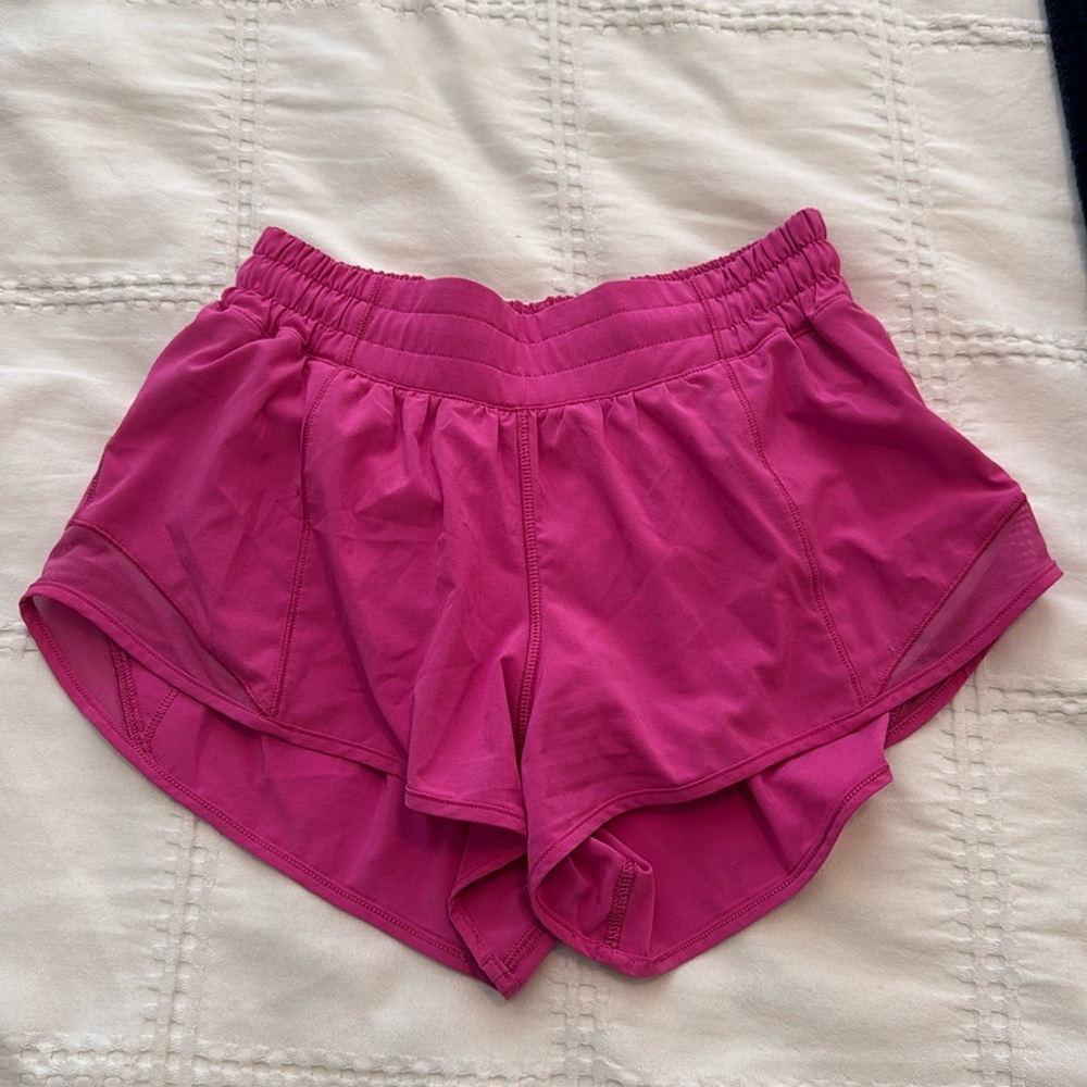 Lululemon Hotty Hot shorts size 6